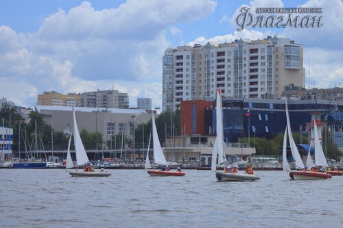 Парусная практика в детском клубе «Флагман»